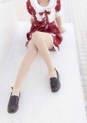 被三个老头吃奶到高潮视频_720视频大全